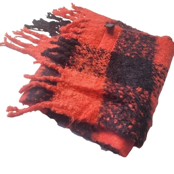 Victoria's Secret Winter Angel Plaid Scarf - Picture 2 of 4